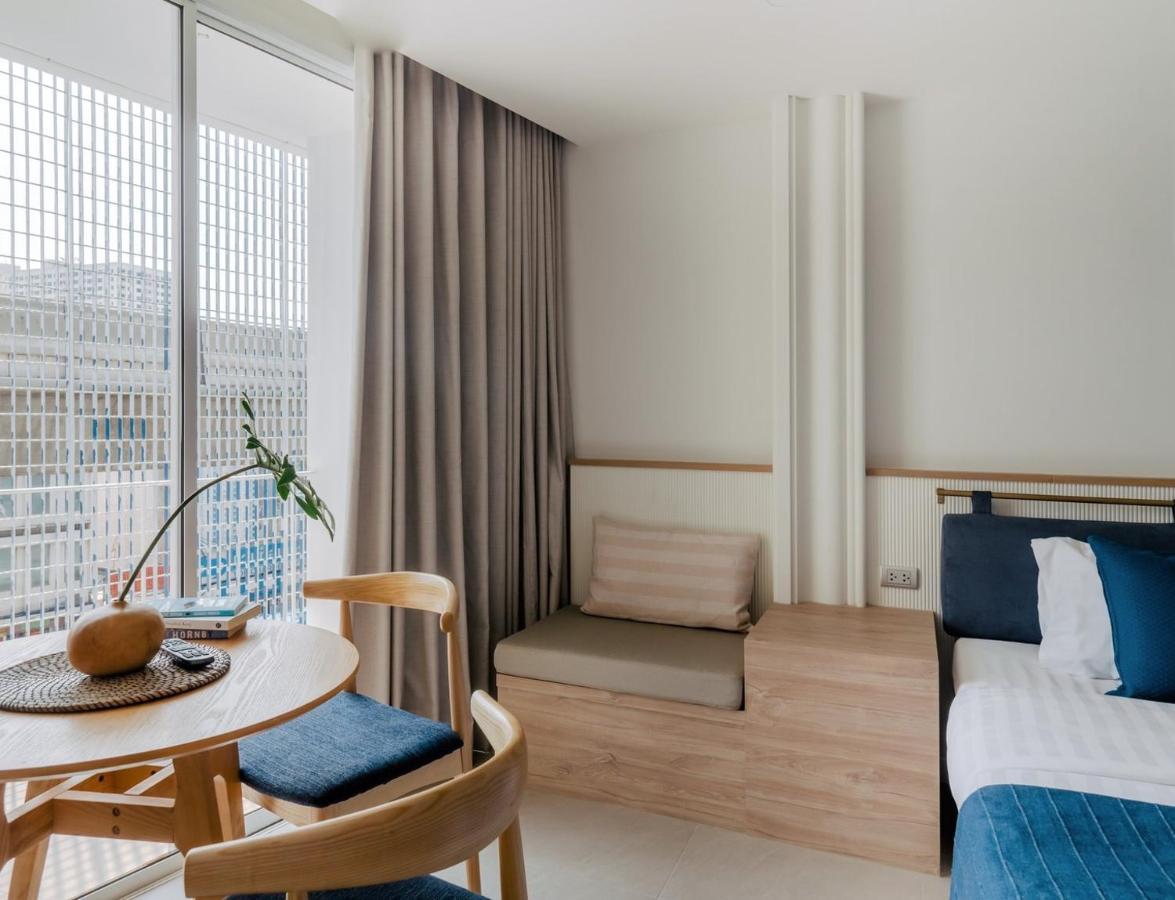 Blu 395 Apartment Bangkok Bagian luar foto