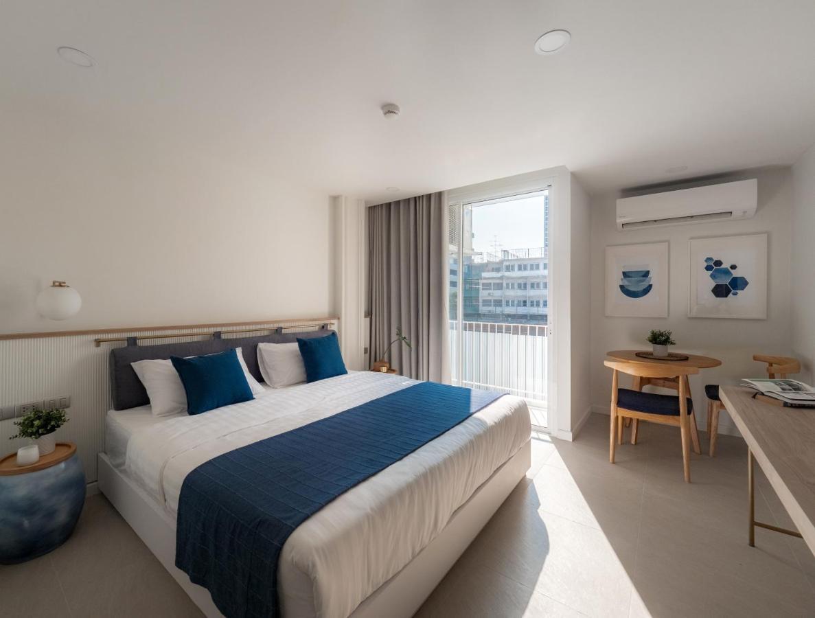 Blu 395 Apartment Bangkok Bagian luar foto