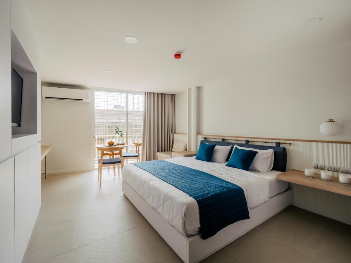 Blu 395 Apartment Bangkok Bagian luar foto