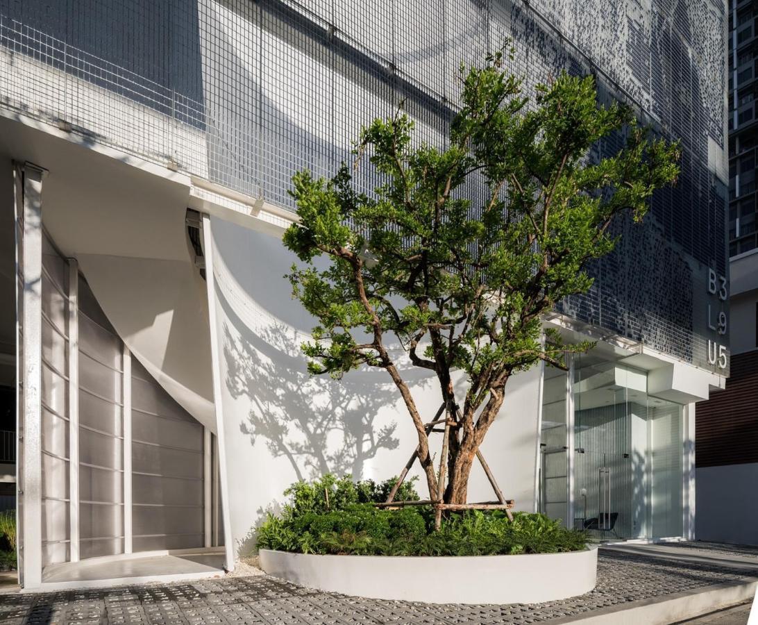 Blu 395 Apartment Bangkok Bagian luar foto