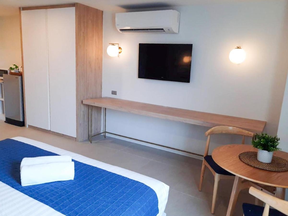 Blu 395 Apartment Bangkok Bagian luar foto