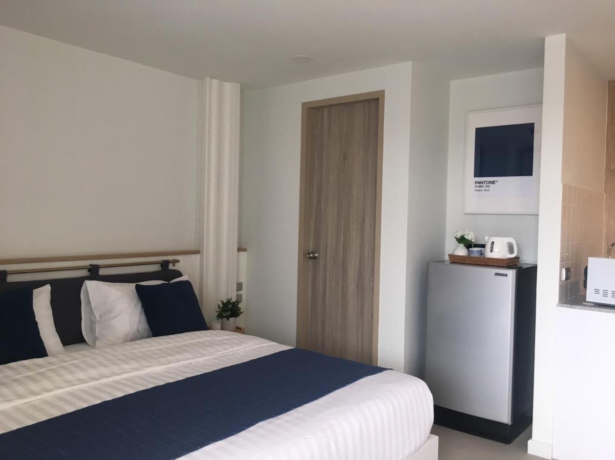 Blu 395 Apartment Bangkok Bagian luar foto