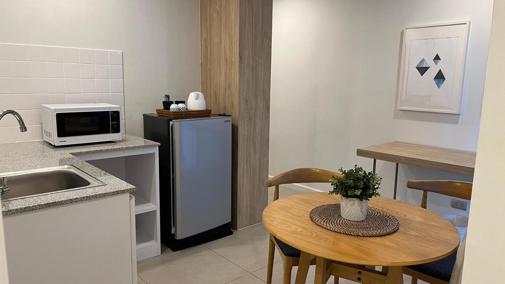 Blu 395 Apartment Bangkok Bagian luar foto